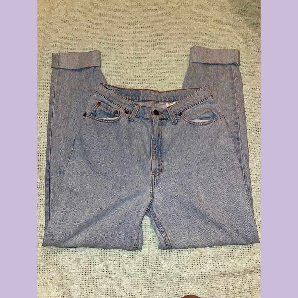 Vintage 512 Levi’s Slim Fit Tapered Leg💫